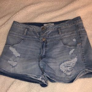 High wasted jean shorts inseam 3in